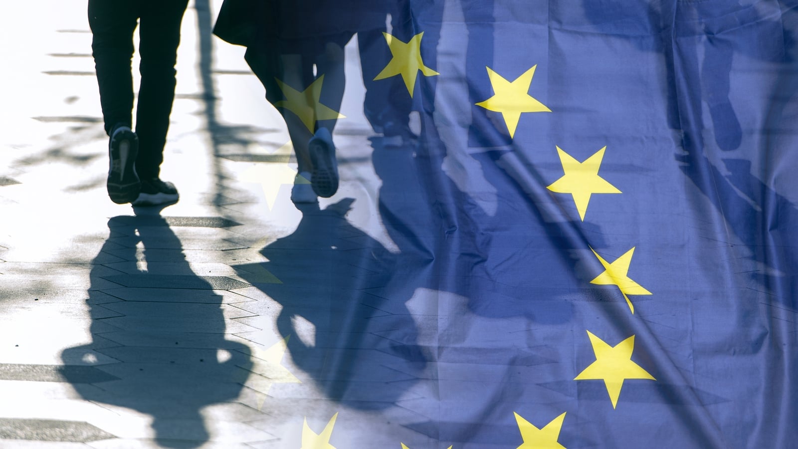 Five EU countries aim to send rejected migrants to 'hubs'