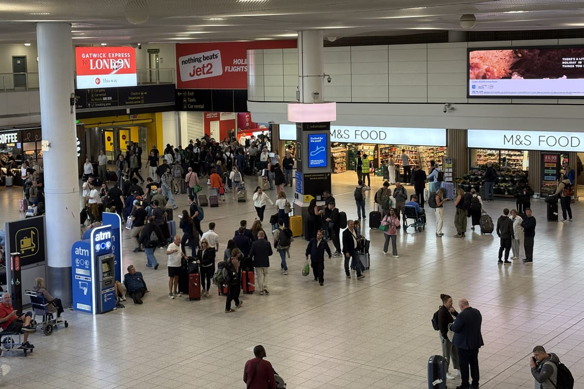 Flight disruption easing as air traffic boss faces calls to resign