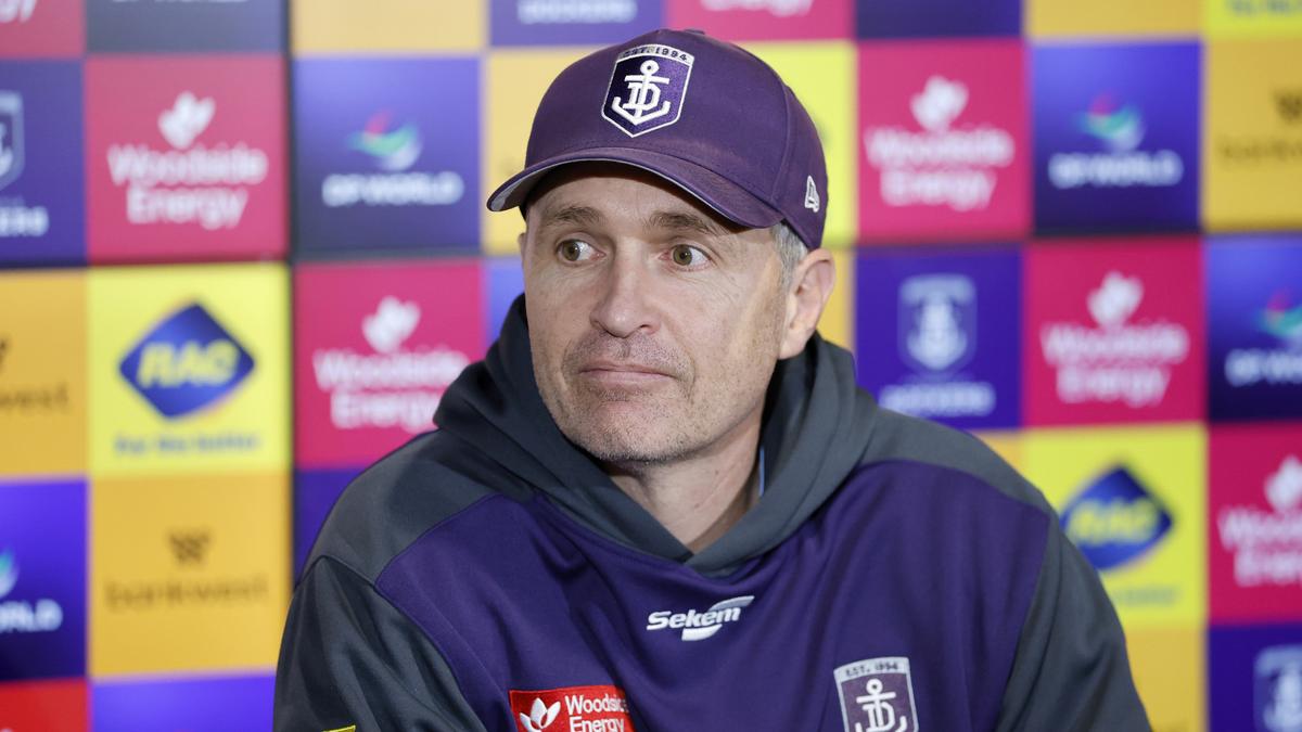 Fremantle coach Justin Longmuir says his message to the Dockers has been ‘don’t panic’ ahead of semifinal