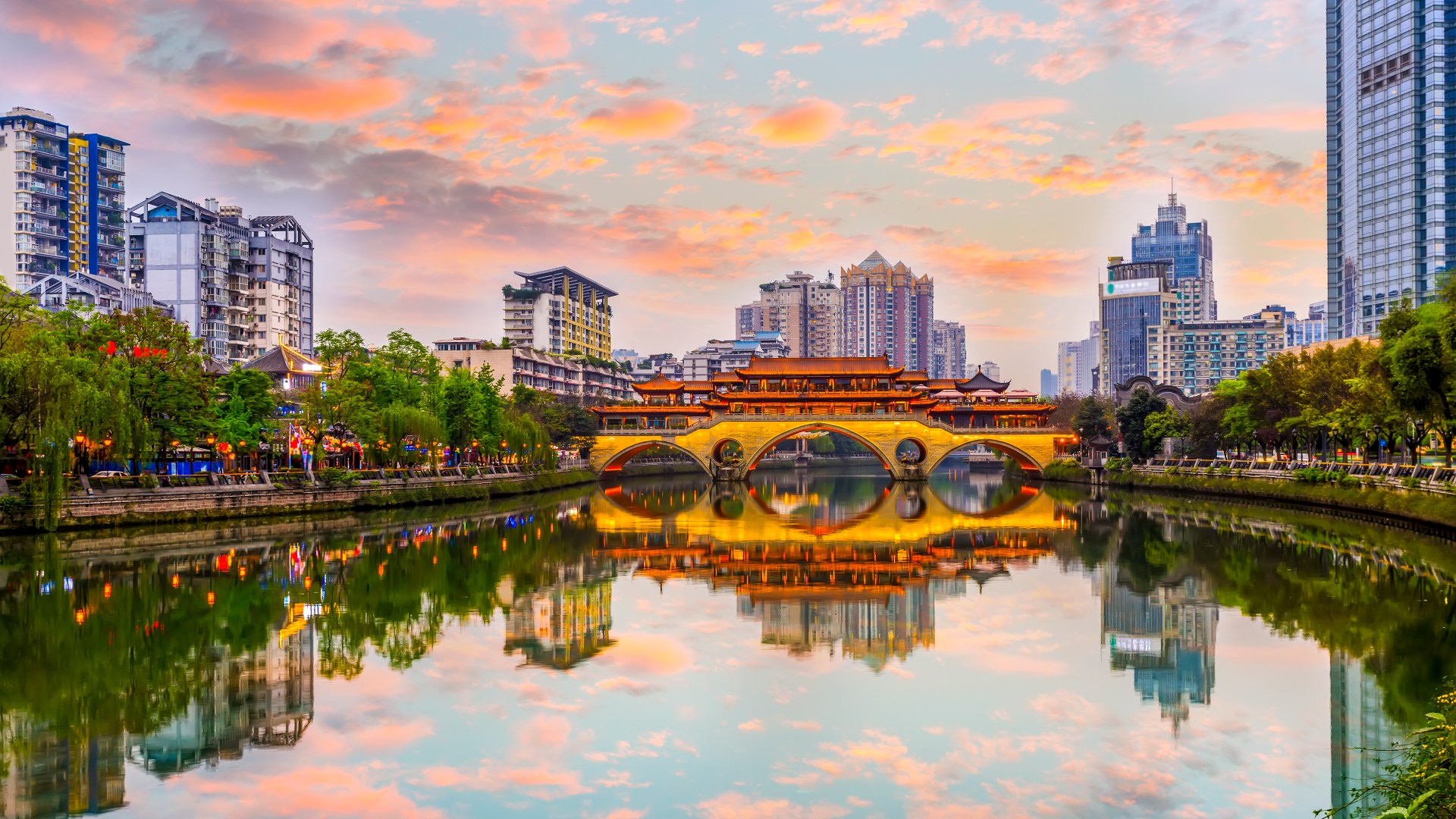 From Sichuan dishes and giant pandas to temples and mountains – China’s Chengdu is an adventure