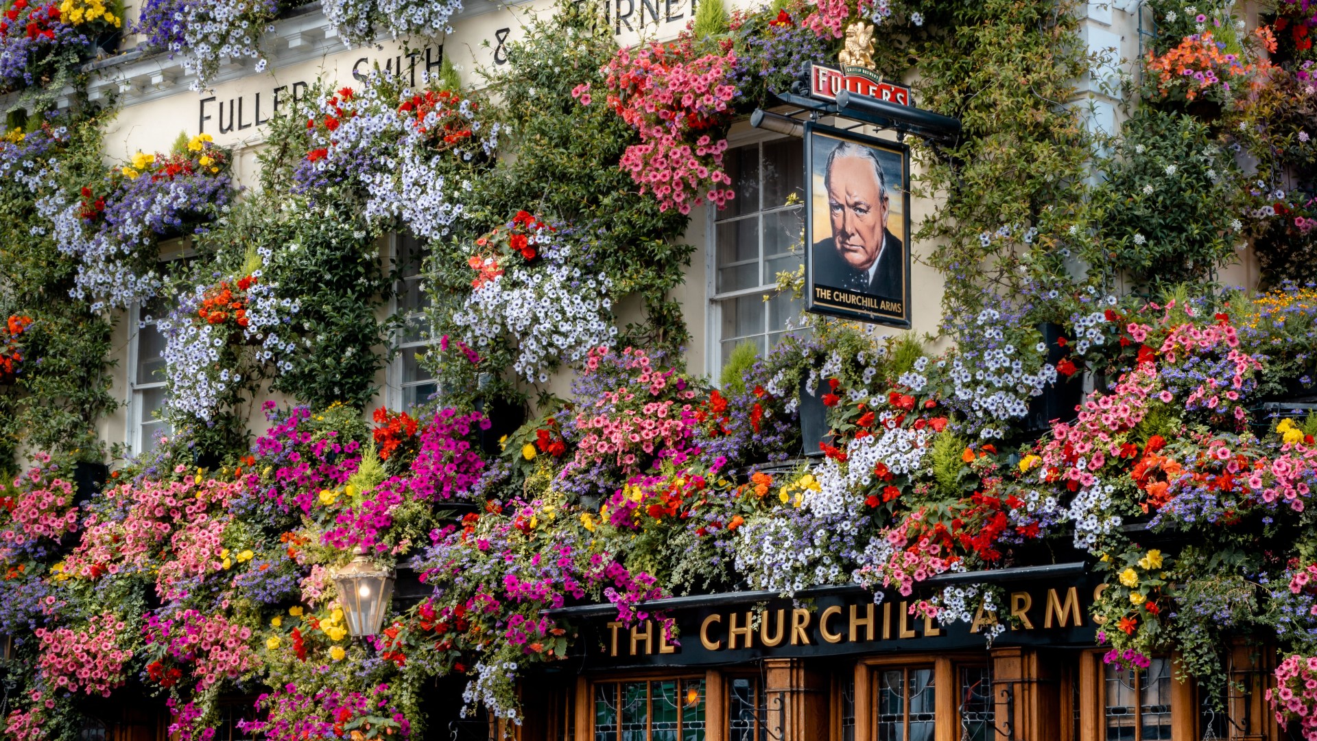 Fullers set to buy 10 NEW pubs as rival off-loads sites – is one coming to near you?