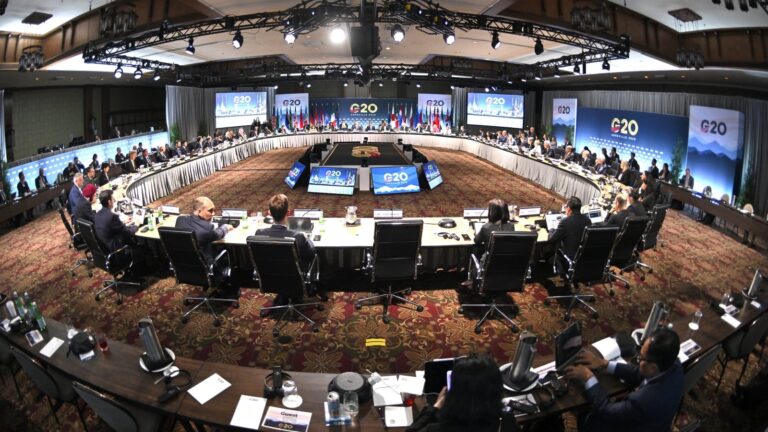 G20 leaders close talks marked by US welcoming Russia