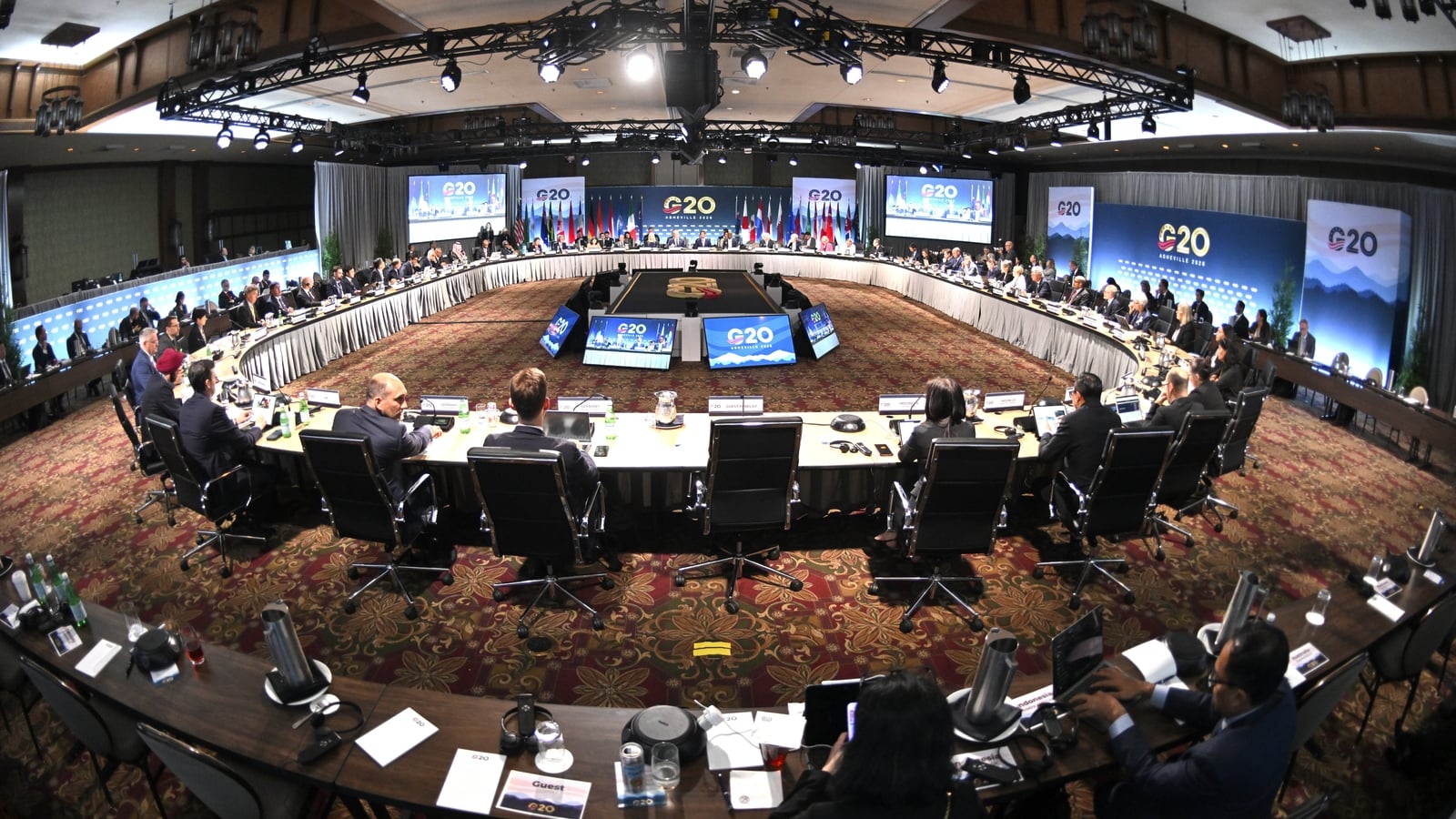 G20 leaders close talks marked by US welcoming Russia