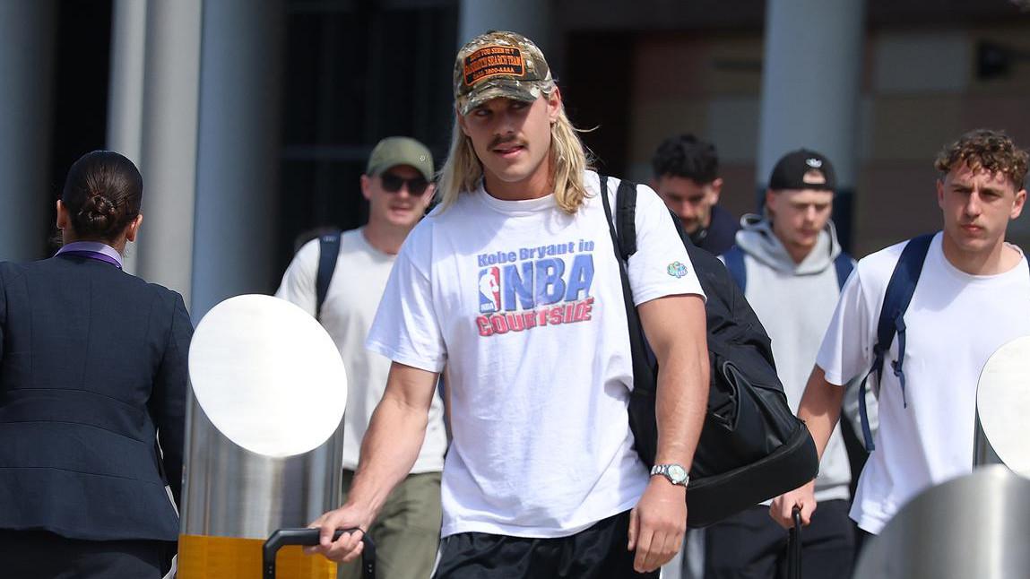 Geelong Cats arrive in Perth as Dockers look to keep ‘Flagmantle’ dream alive in semi final