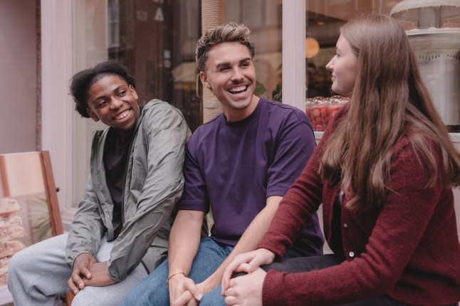 Gen Z turning noses up at paper rounds to take on social media side hustles