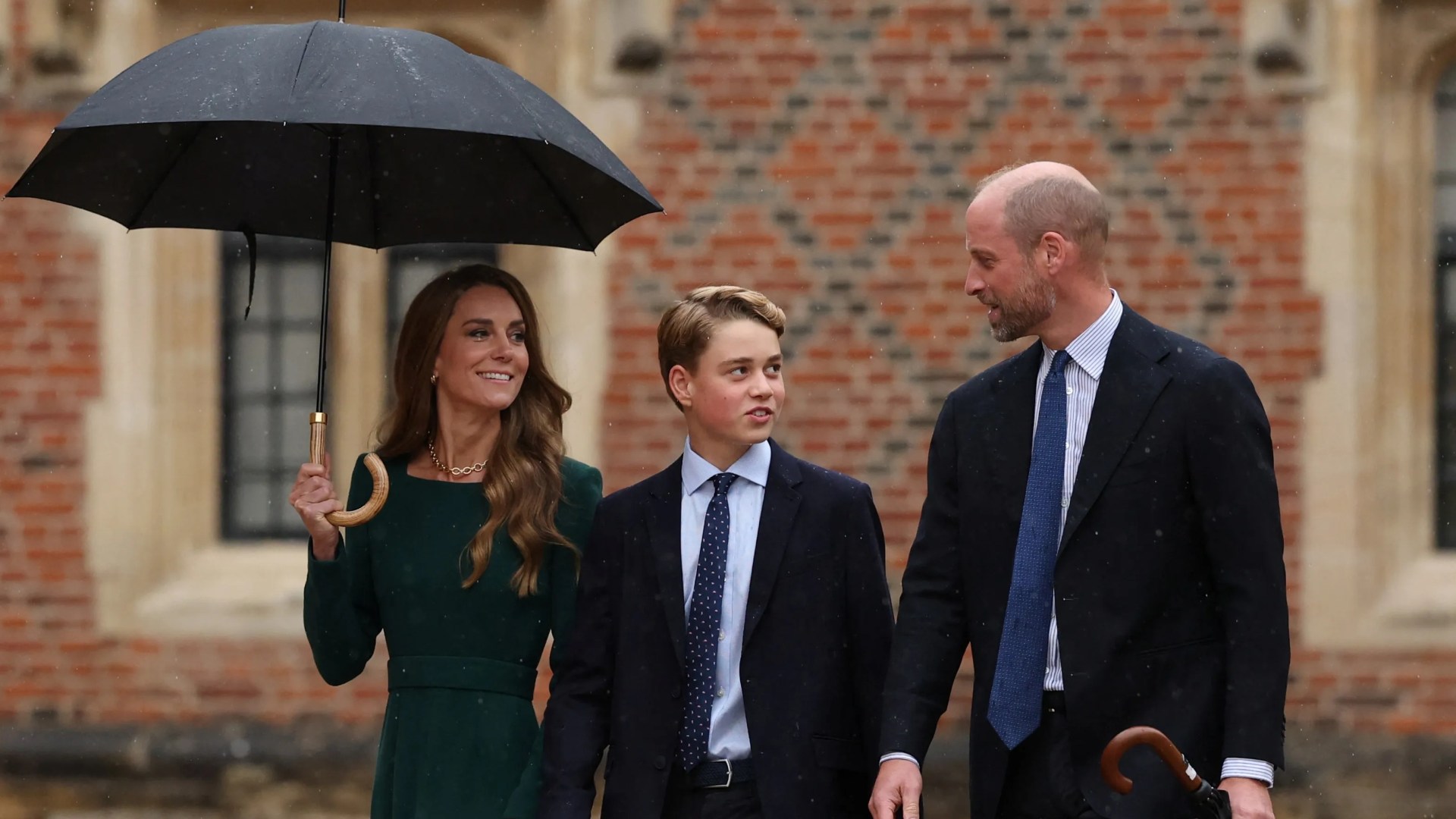George, 13, nearly as tall as William on 1st day of school at Eton as mum & dad drop him off to continue royal tradition
