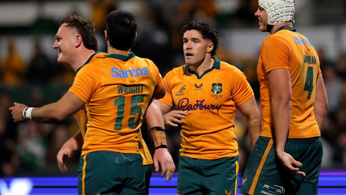 'Get them upskilled': Kiss's plan for Wallabies' No.10s