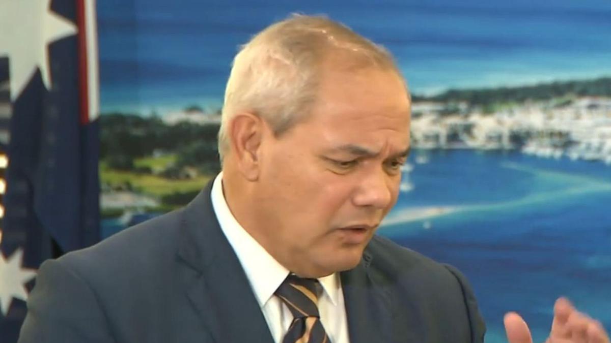 Gold Coast Mayor Tom Tate swears at journalist, storms off after questions about Trump dinner