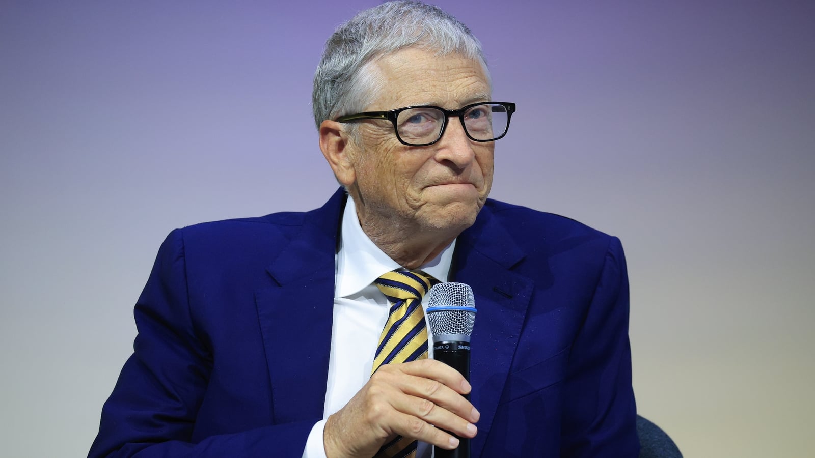 Governments worldwide are way behind on AI - Bill Gates