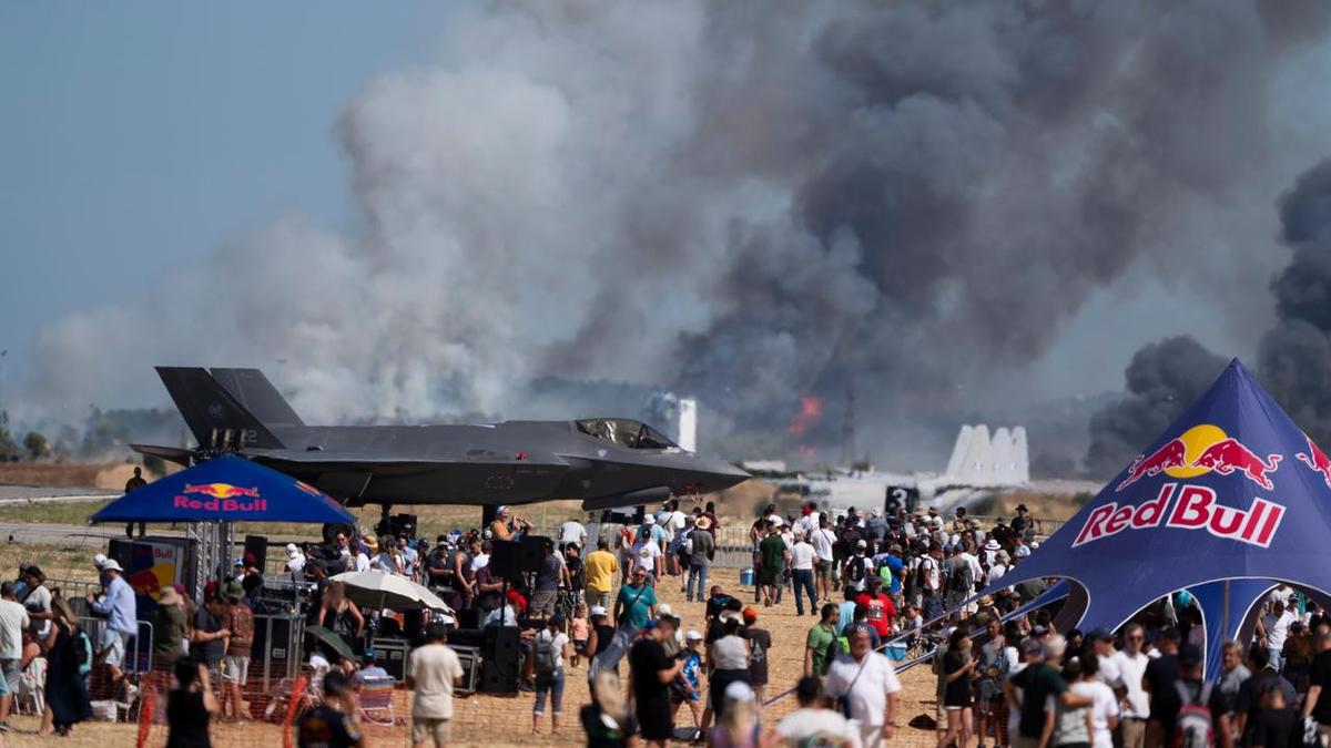 Greek F-4 jet crashes during air show near Athens