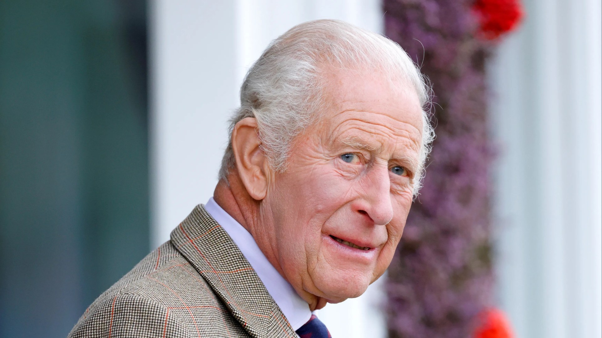 Harry & Meghan thrive on drama & King has to whack-a-mole to stop them… he stopped Invictus being a farce, expert blasts