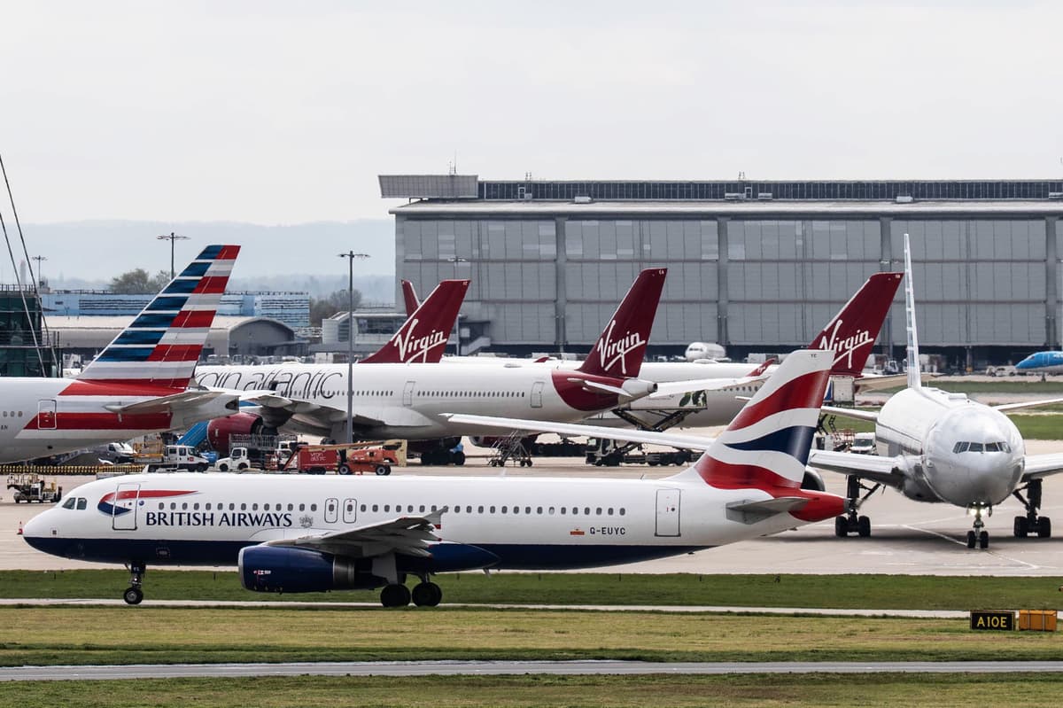 Heathrow and Gatwick LIVE: Flights grounded as 'air traffic control tech failure' sparks chaos at airports