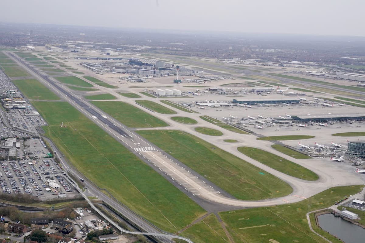 Heathrow third runway: Full speed ahead for expansion of west London airport, signals Chancellor John Healey