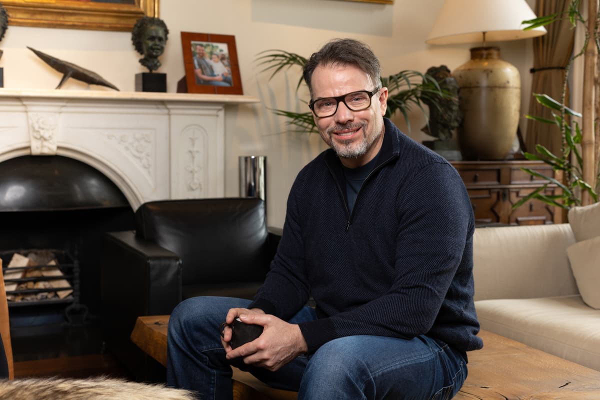 Hedge fund tycoon who is third-biggest UK taxpayer quits Britain for Greece