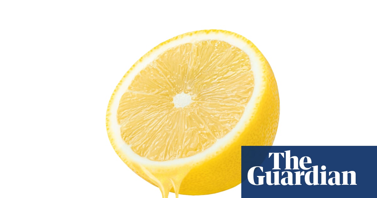 Houseplant hacks: can white vinegar or lemon juice clean leaves?