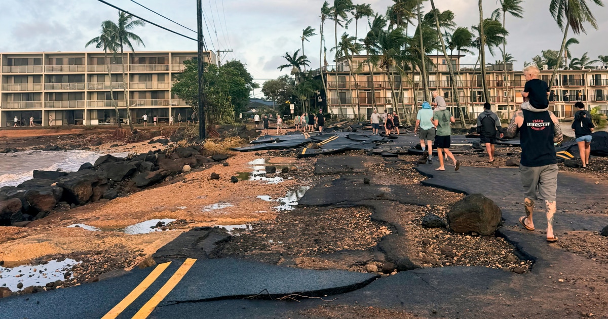Hurricane Lowell leaves trail of destruction across Kauai