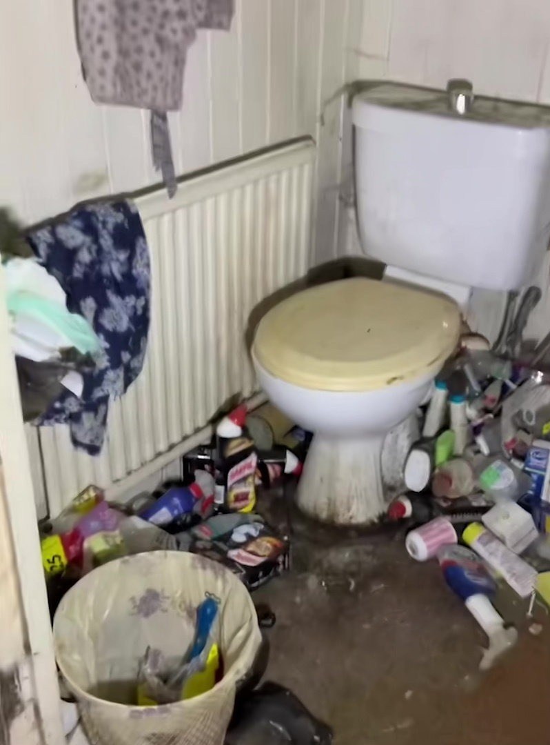 I’m a UK crime scene cleaner – I’ve worked on gruesome murders & harrowing suicides… but one thing was worse than both