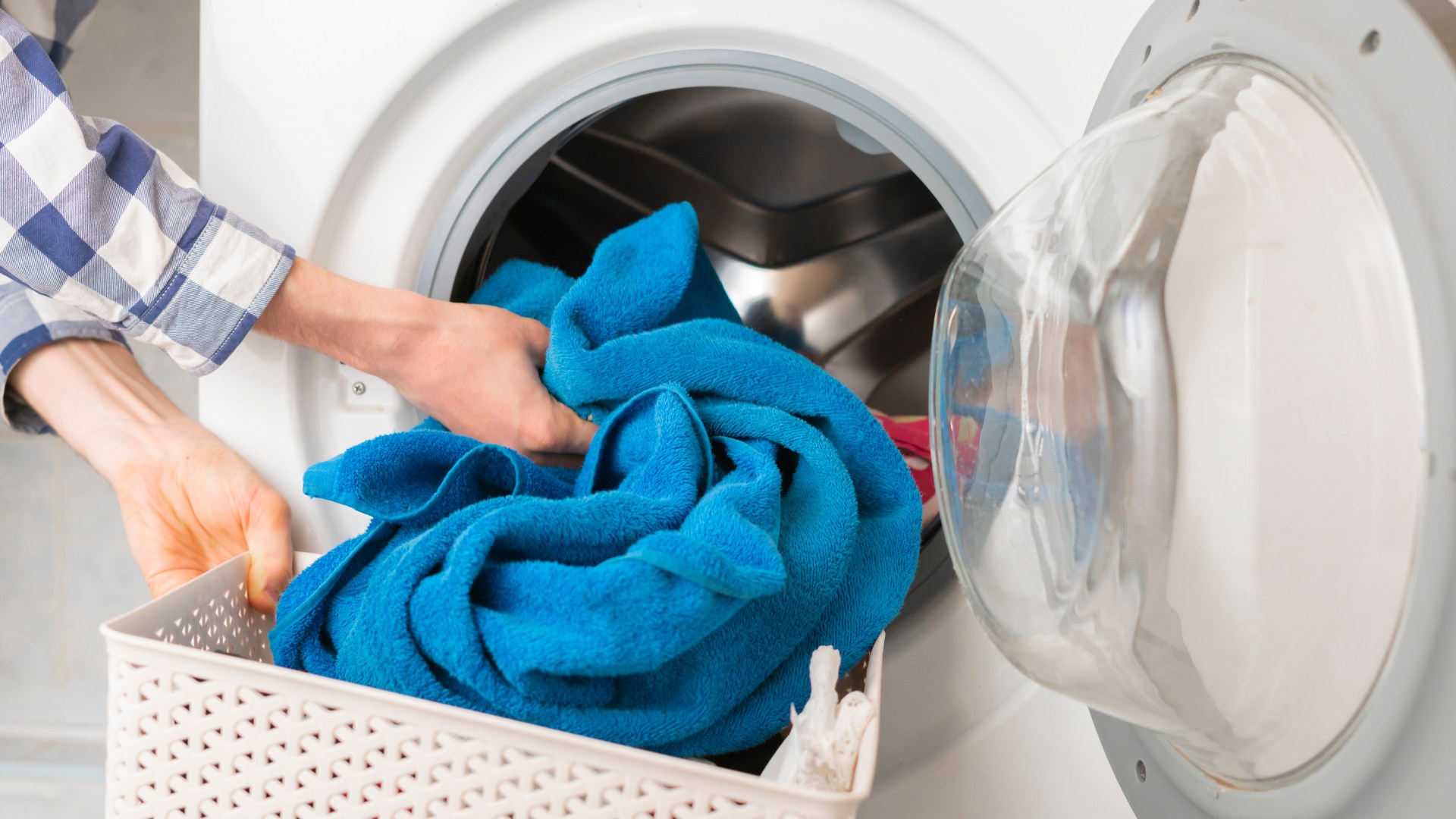 I’m a laundry expert – my £1 trick can help you dry clothes faster & cut energy bills