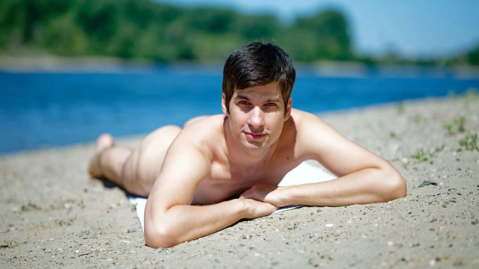 I’m a sex-mad politician bonking constituents in secret hour-long city hall ORGIES – I want to create a swingers’ utopia
