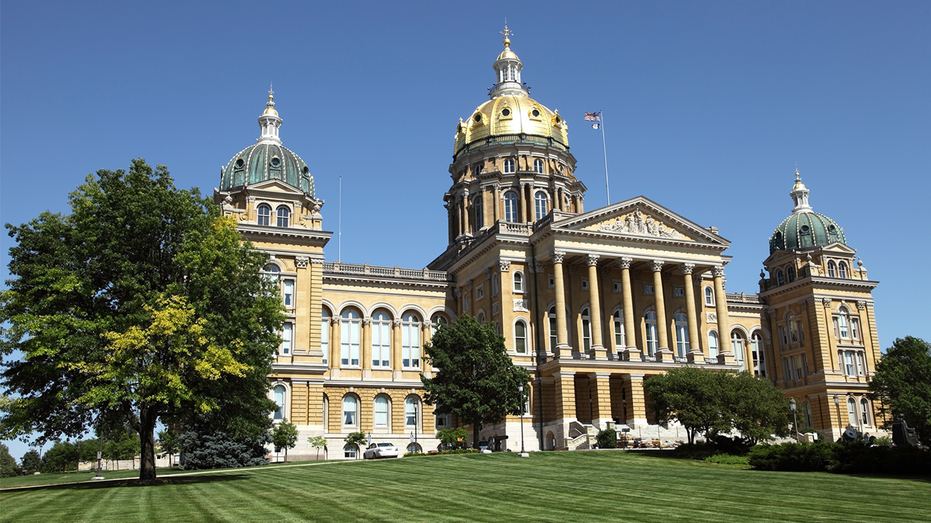 Iowa supervisor slams ban on guaranteed income programs as state ‘waging ideological wars’