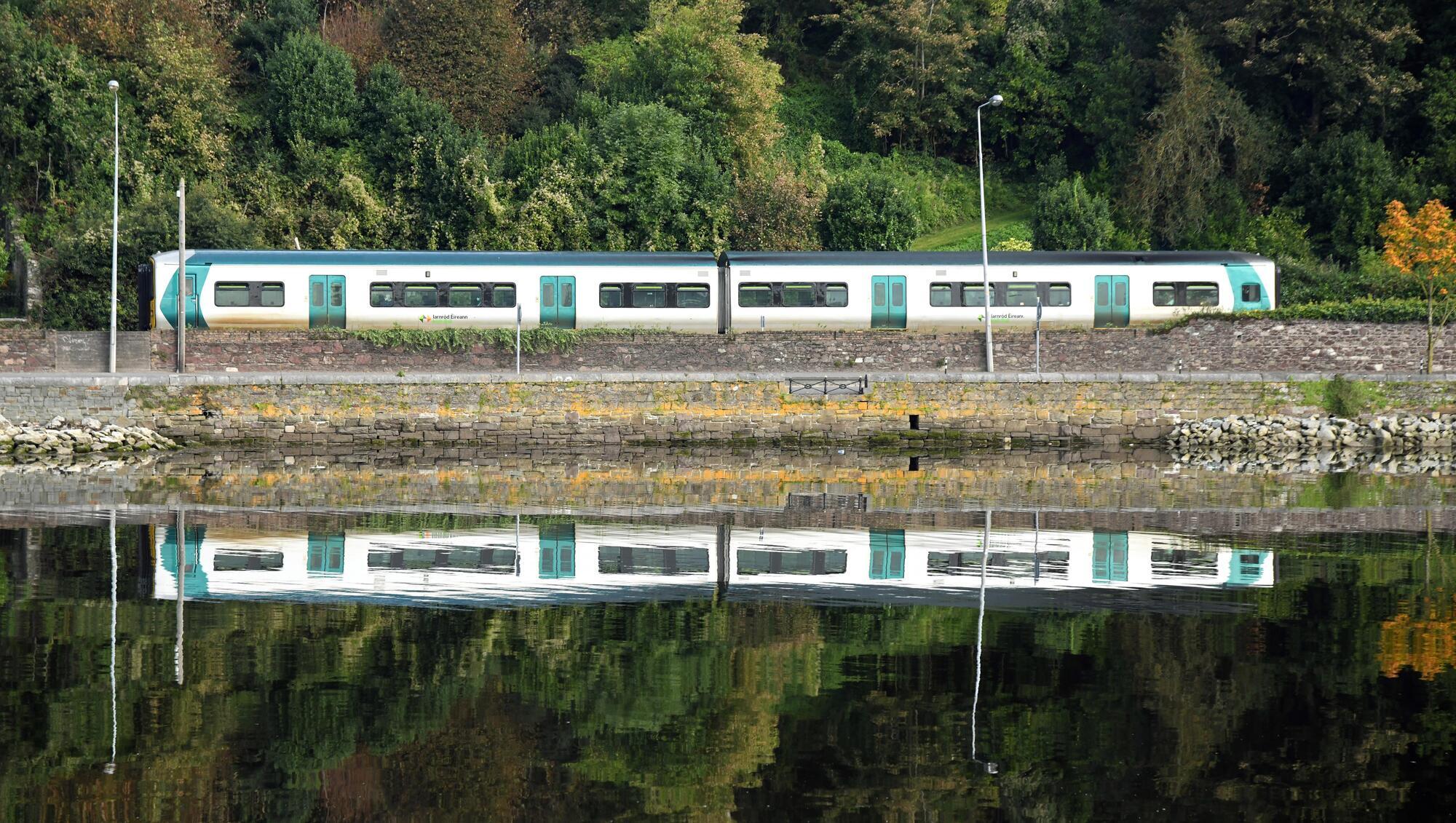 Irish Rail says no spare carriages to ease overcrowding on Midleton-Cork peak services