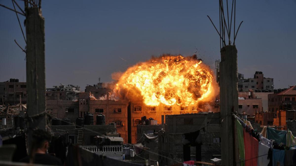 Israeli strike 'kills parents, two kids' in Gaza Strip