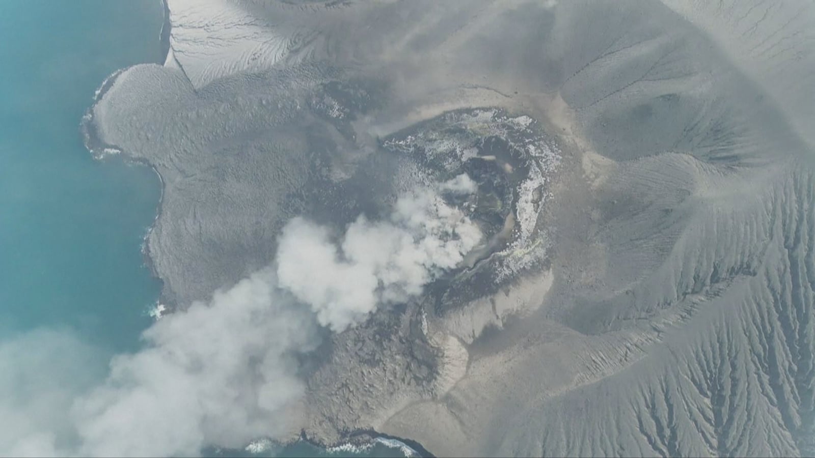 Jakarta airport extends closure after volcano eruption