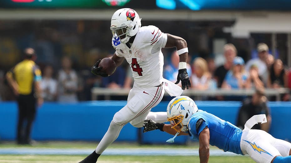 Jeremiyah Love makes immediate statement with touchdown on first career drive for Cardinals