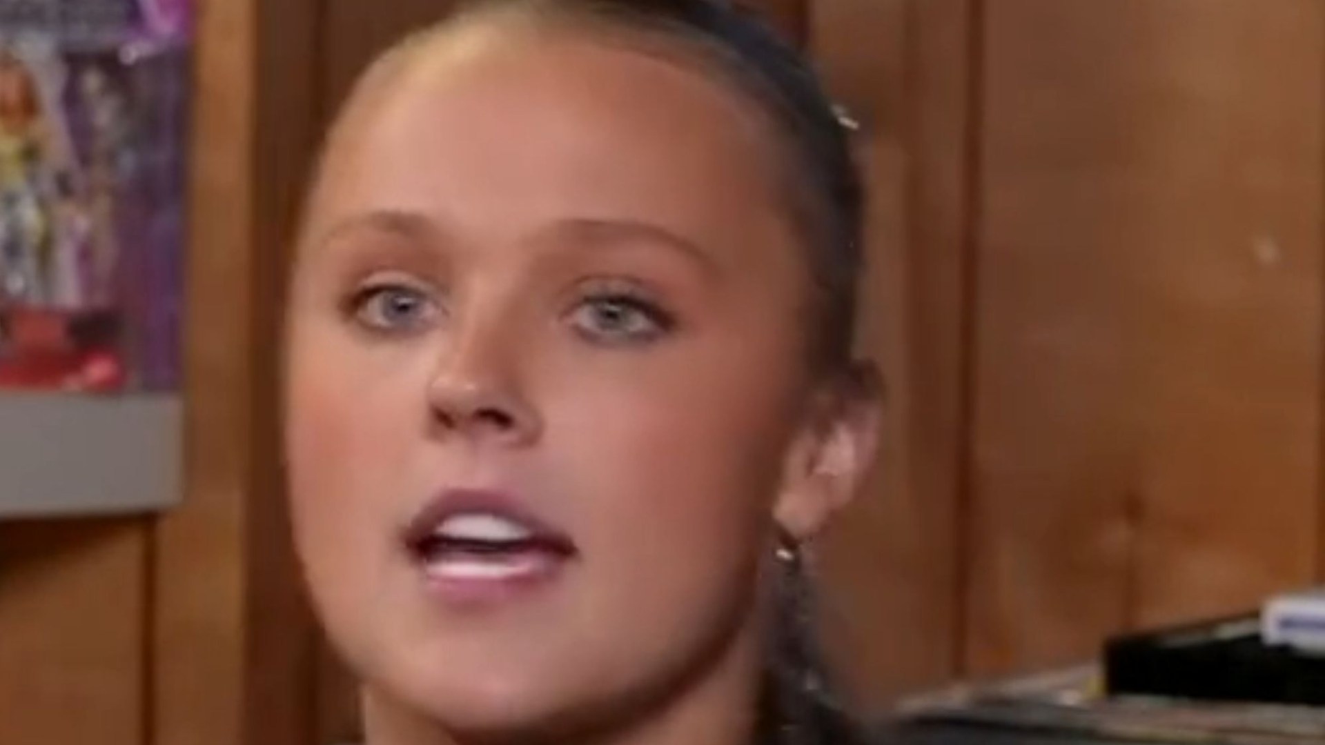 JoJo Siwa refuses to rule out dating women again as she lifts lid on romance with boyfriend Chris Hughes