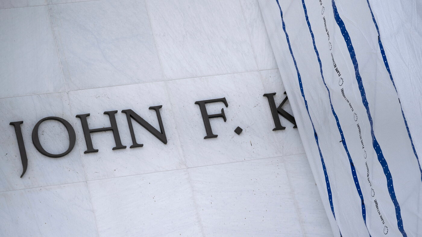 Judge blocks plan to return Trump's name to the Kennedy Center