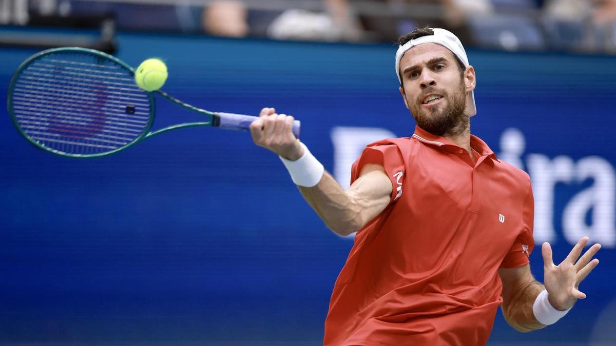 Khachanov into Open semis as opponent's body gives out