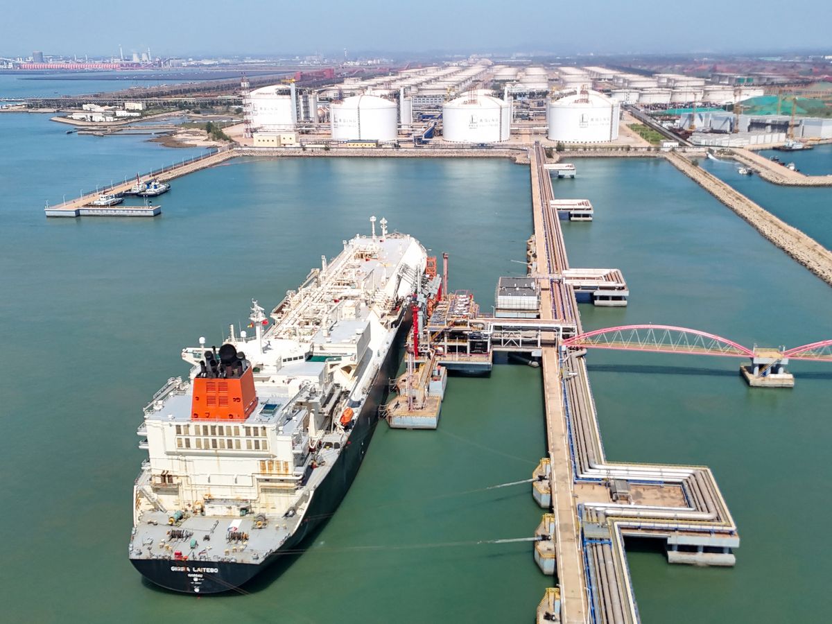 LNG buyers look to U.S. to hedge future risk of Hormuz disruption