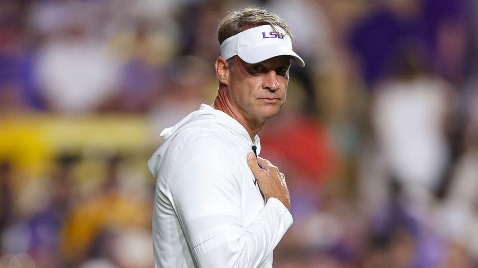 Lane Kiffin goes full villain mode during alleged halftime speech from LSU's blowout win over Clemson