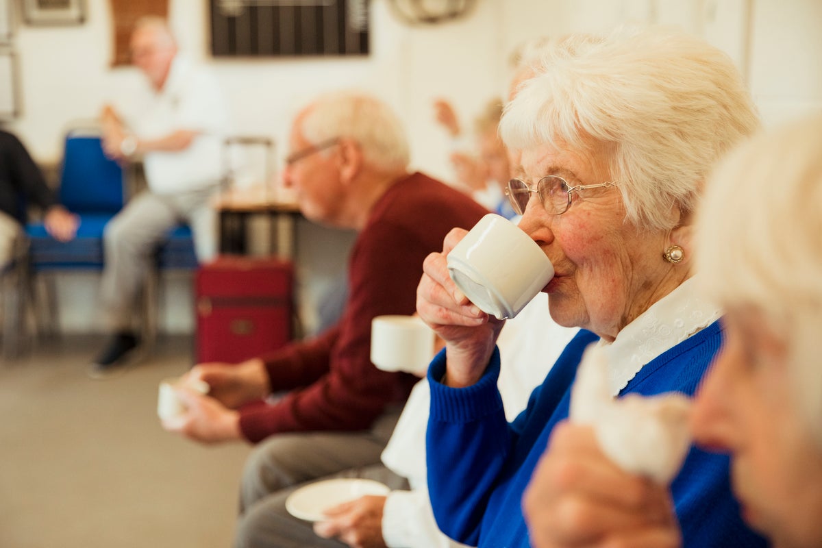 Let your cuppa cool down before drinking to avoid increasing risk of cancer, UK study warns