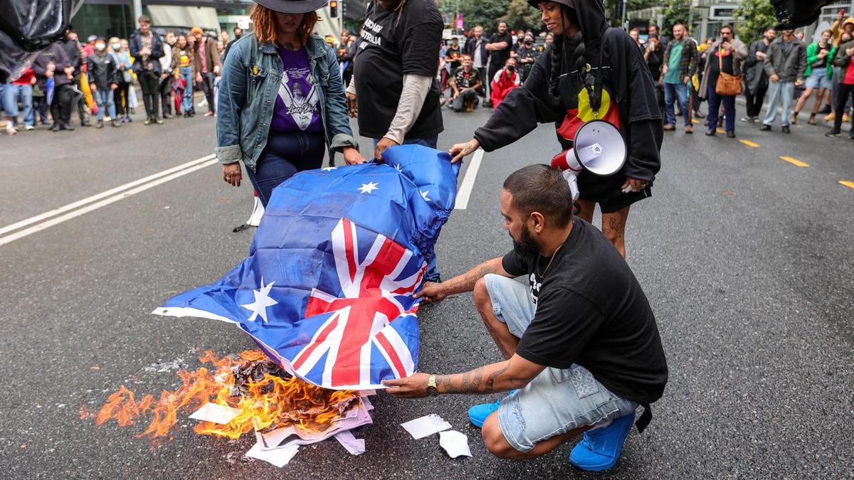 Liberals deny mooted flag-burning ban a One Nation ploy