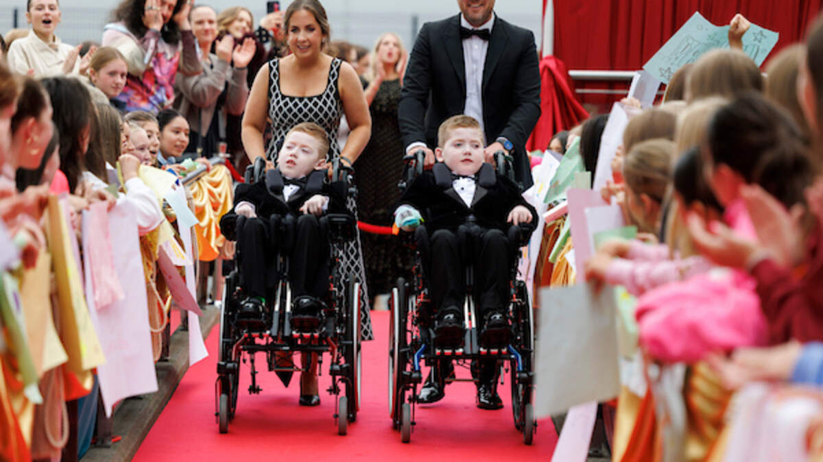 Limerick twins take home the ‘Oscar’ for original film at star-studded LauraLynn event