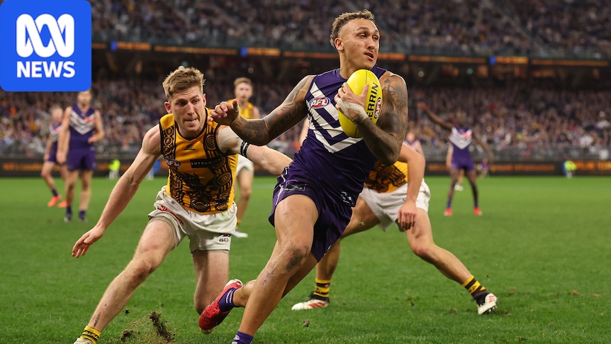 Live: Dockers and Hawks meet for massive qualifying final clash