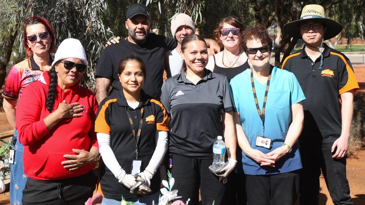 Local rehab residents volunteer to clean up Kalgoorlie Cemetery