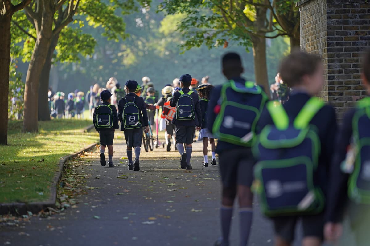 London schools crisis: Ministers told to fix 'traumatic' closures for pupils