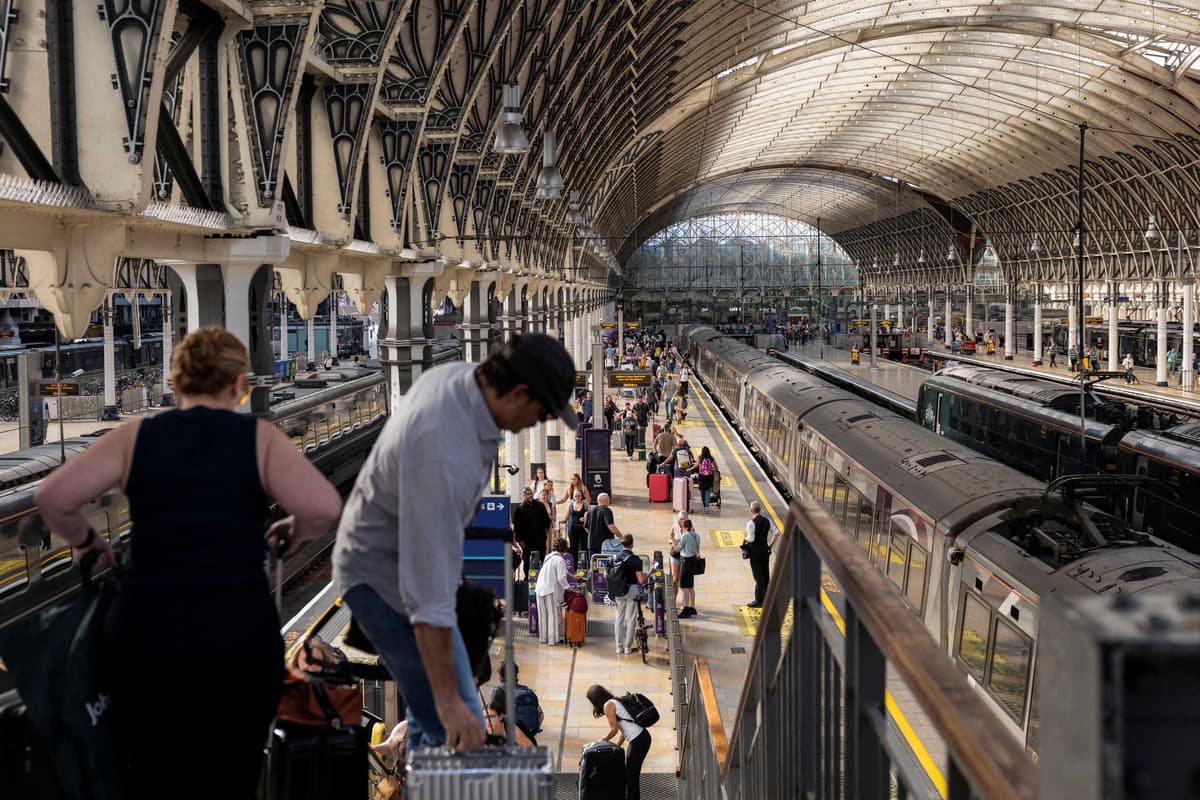 London travel news LIVE: Elizabeth line and GWR train disruption into Paddington after 'casualty on tracks'