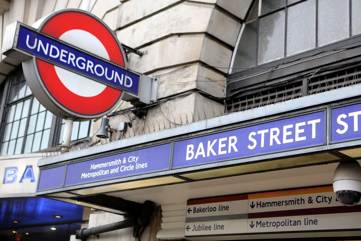London travel news LIVE: Elizabeth line and Tube suspensions spark morning rush hour chaos