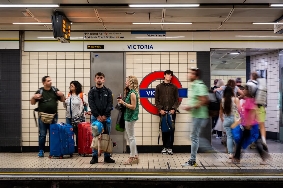 London travel news LIVE: Tube and Overground suspensions as signal failure hits morning rush hour