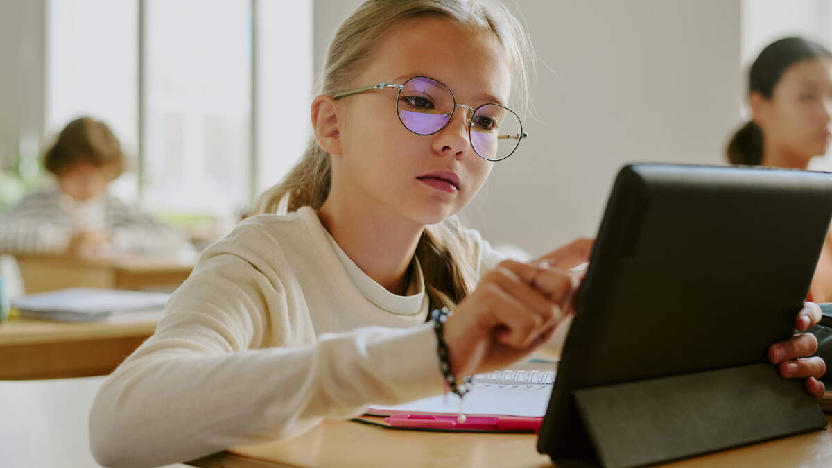 Luke O’Neill: Our kids are turning to iPads at school. But the evidence on learning doesn’t stack up