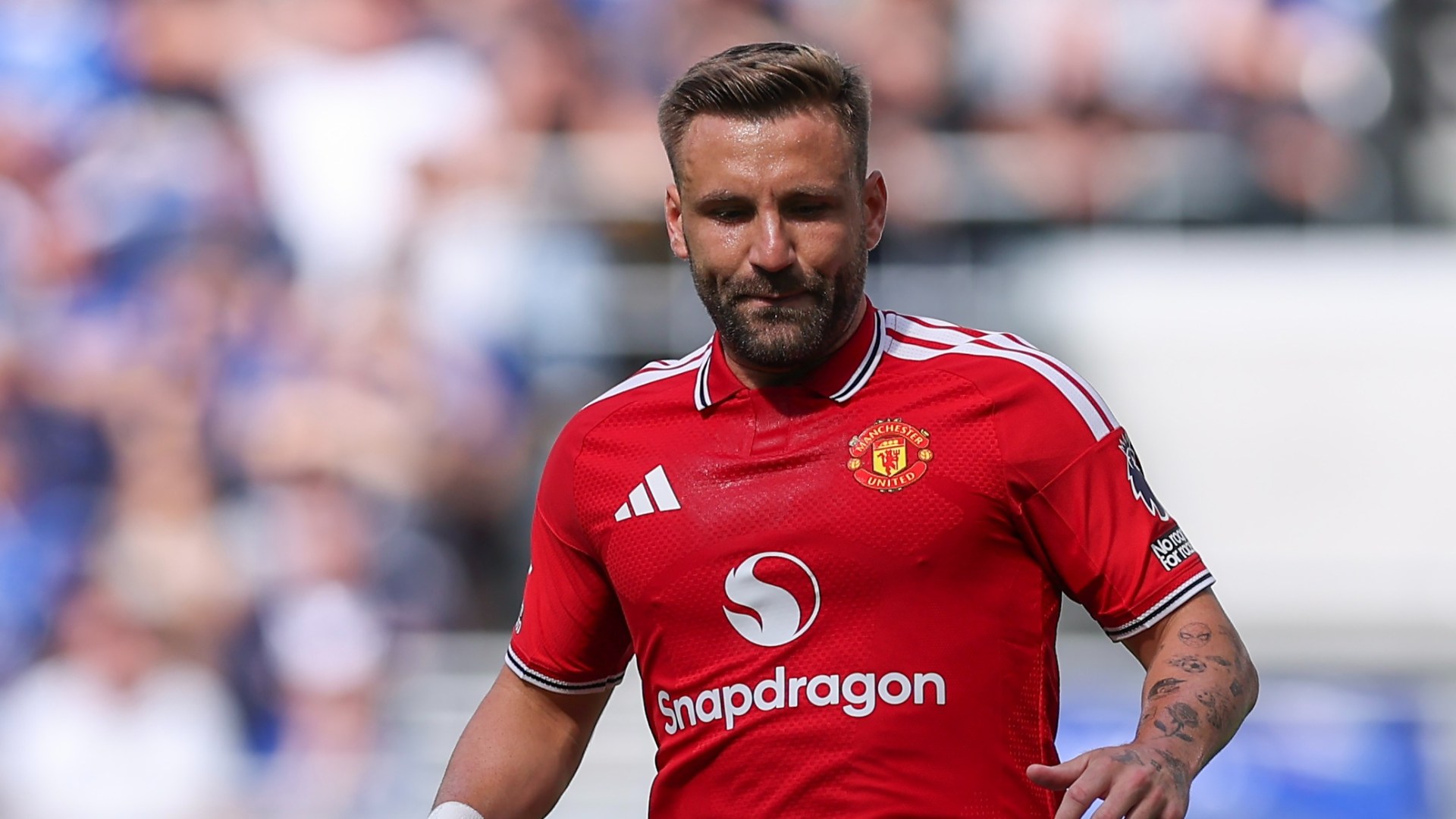 Luke Shaw missing from Manchester United training amid left back concerns