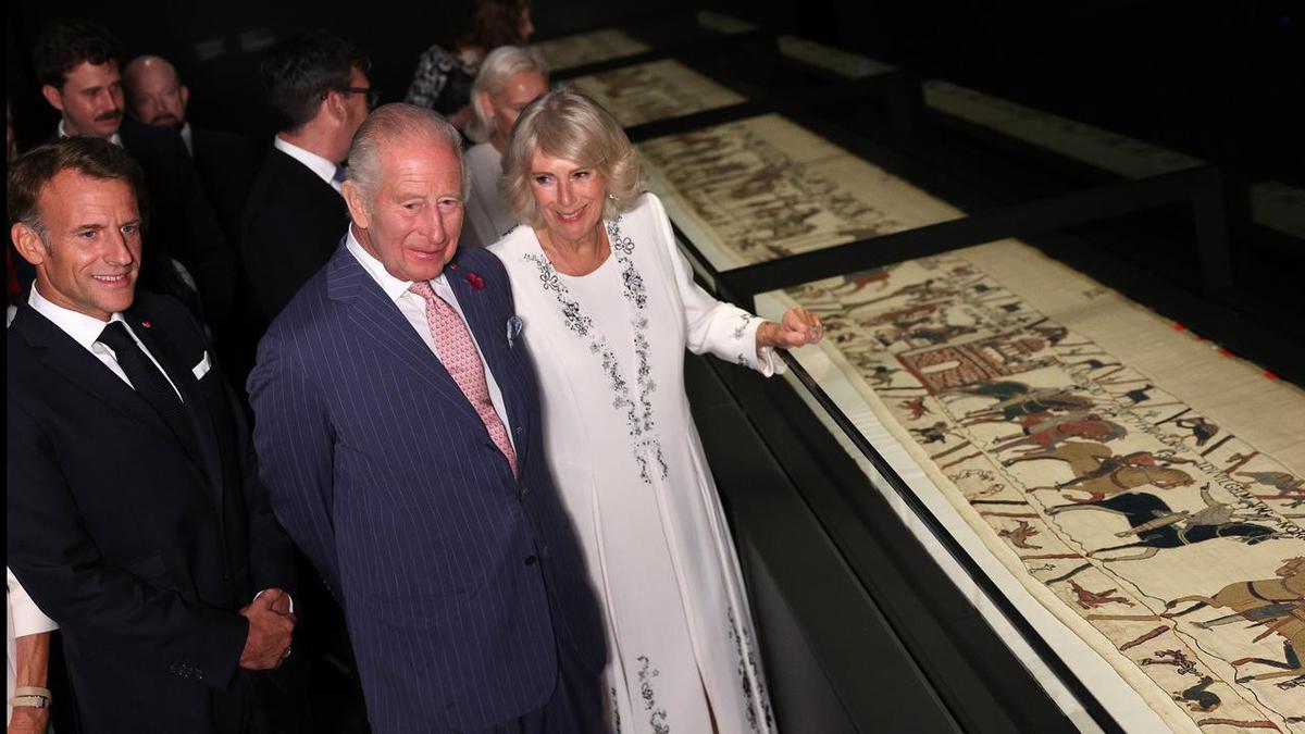 Macron visits Bayeux Tapestry with King and UK PM