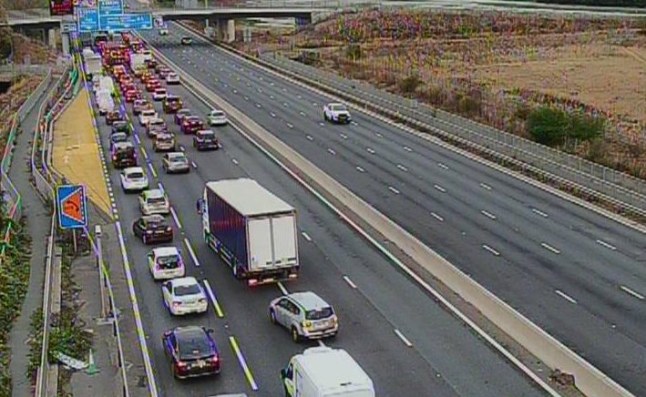 Major motorway closed at rush hour after serious crash