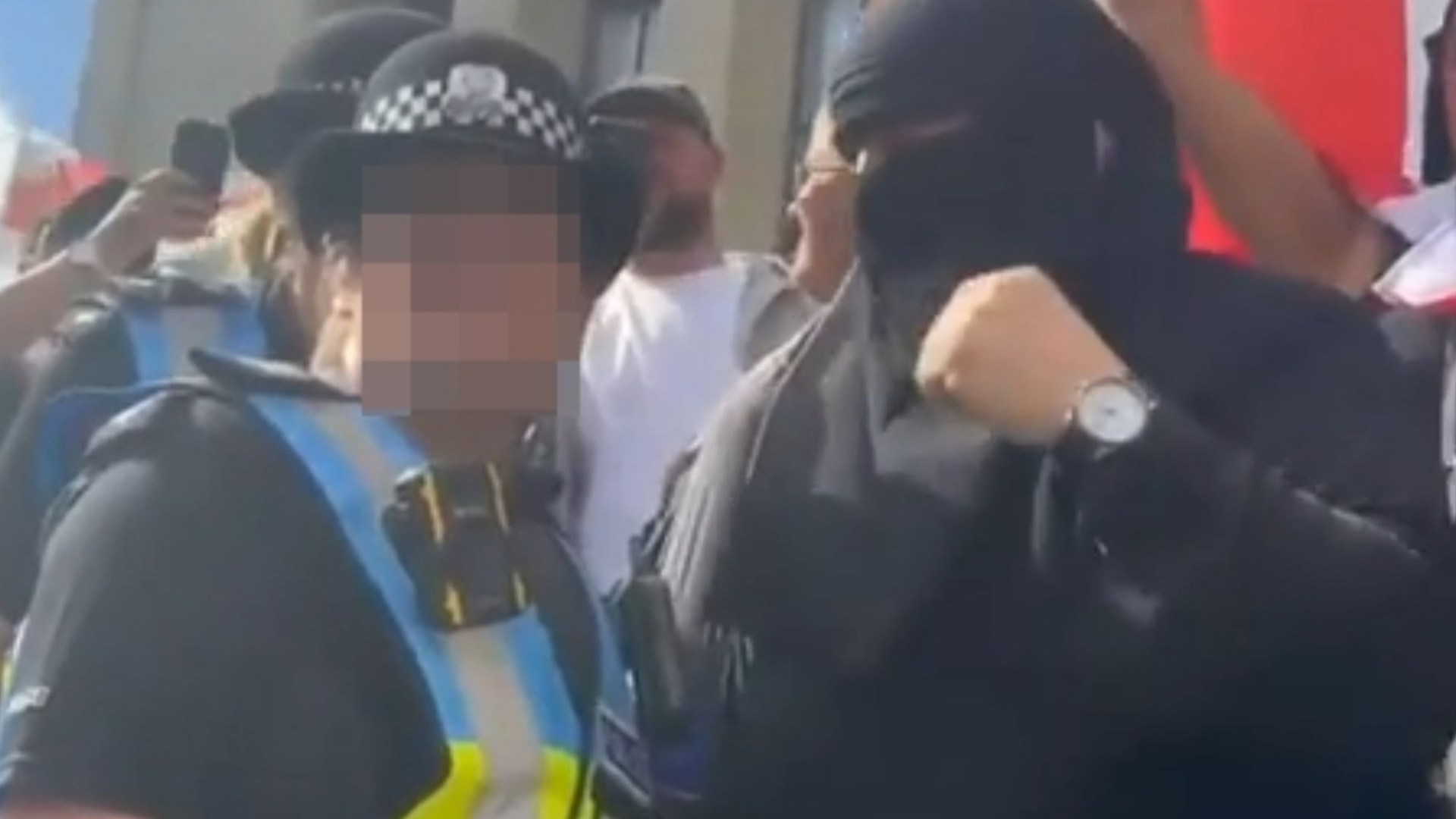 Man, 76, arrested for ‘covering face amid mask ban’ at Portsmouth anti-migrant protest