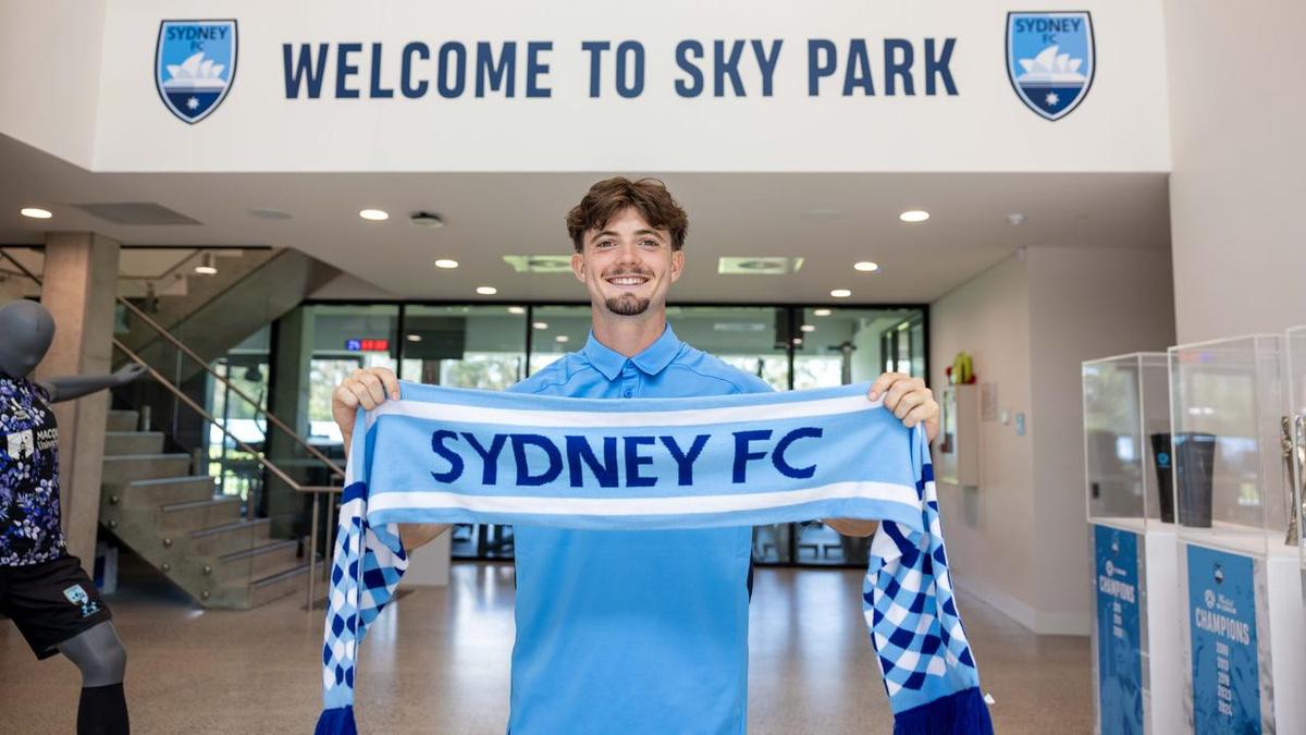 Man Utd teen lands in ALM to chase Socceroos dream