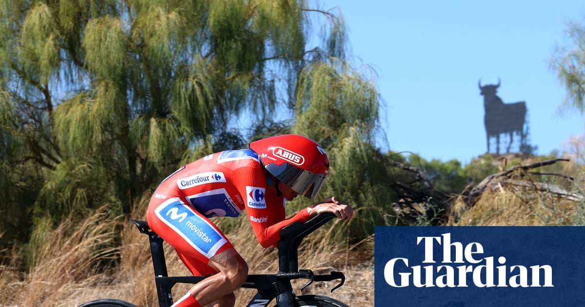 Mas edges closer to Vuelta glory after avoiding major losses in stage 18 time trial