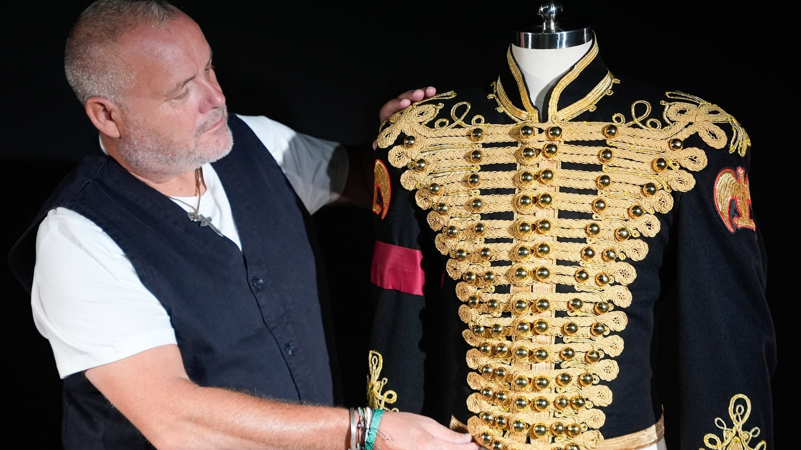 Michael Jackson, Beatles and Queen items to be auctioned